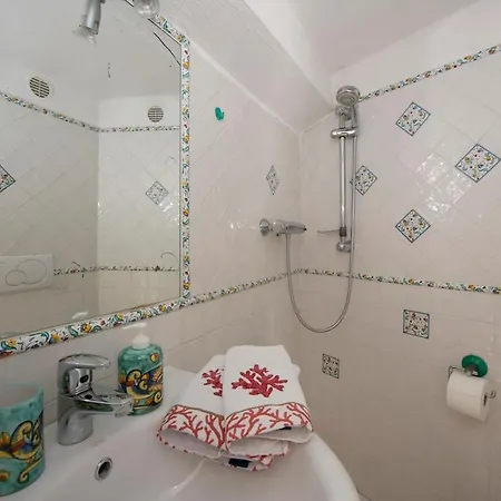 Lovely With View In Center Apartment *